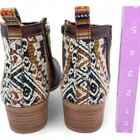 Inkkas Peruvian Brown Leather sz 6 Almond Toe Outside Side Zip Ankle Bootie Boot - Picture 7 of 9